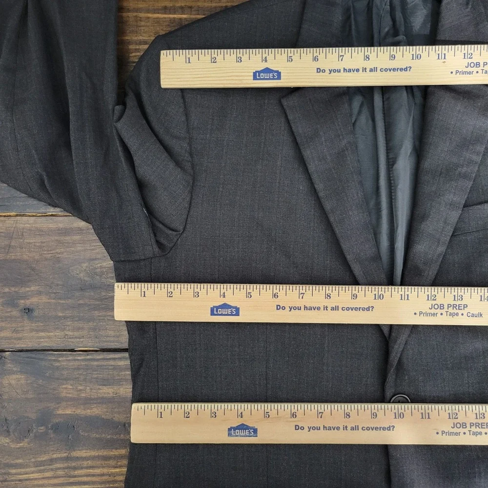 Banana Republic Mens Sport Coat Blazer Two Button Gray Poly Wool Herringbone 42R